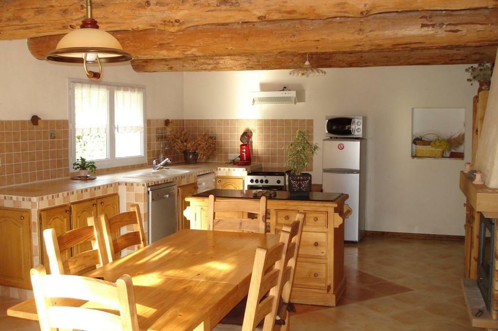 Gites Les Costoliers Châteauneuf-Miravail Exteriér fotografie