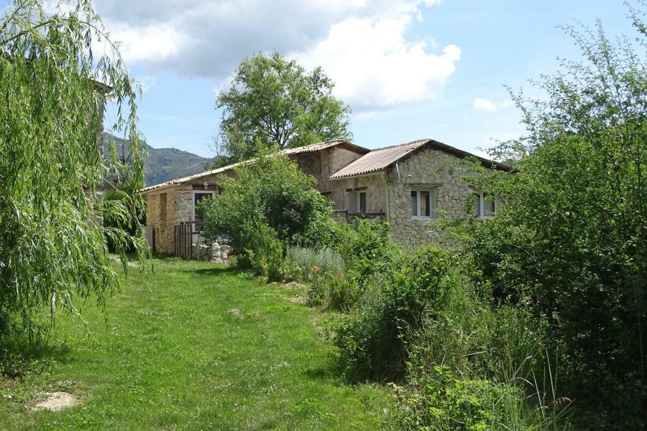 Gites Les Costoliers Châteauneuf-Miravail Exteriér fotografie